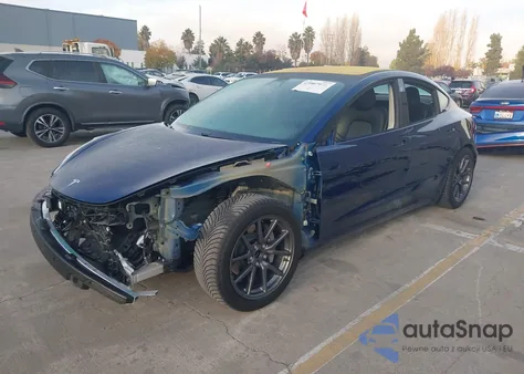 2018 Tesla Model 3 Long Range/Mid Range из США, поврежденный, VIN 5YJ3E1EA3JF007355